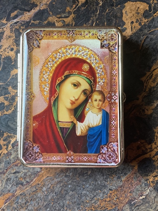 Pills case Accessories - NWOT Virgin Mary Icon Pills Case With Mirror